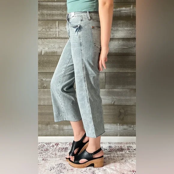 judy blue mid rise tummy control top wide leg crop jeans raw hem JB88903REG LT - Picture 7 of 13